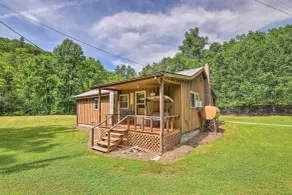 Bonfires & BBQs! Creekside Retreat in Marshall - Innvendig