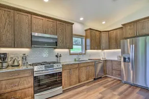 Lake Home Near Alexandria: Kayaks Provided! - Interior