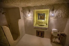 Doda Artisanal Cave Hotel 14 Plus - Baño