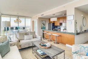Walk to Beach: Luxury Biloxi Condo w/ Pool Access! - Innvendig