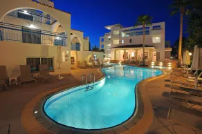 Petrosana Hotel Apartments - Piscina
