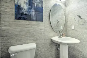 Sleek Durham Townhome Near Dtwn w/ Balcony! - Interiör
