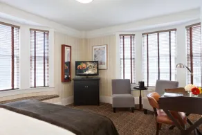 Executive Hotel Vintage Court - Room