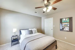 Peaceful 3BR Home Private Deck Near Downtown - Interior