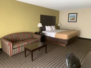 Quality Inn & Suites Pensacola Bayview - Room