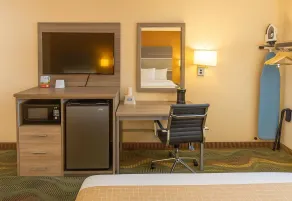 Travelodge by Wyndham Muskegon - Chambre