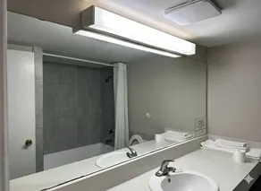 Park Inn by Radisson, Quesnel - Baño