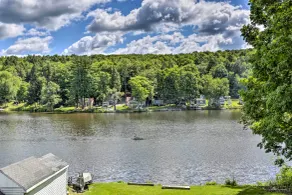 Acre Lake Chalet w/ Dock: Angler's Paradise! - Innenbereich