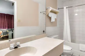 Rodeway Inn New Port Richey - Salle de bain