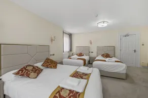 Drake Hotel Plymouth - Room