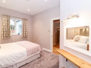 Low Ashmead Cottage - Camera