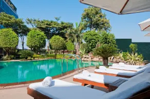 Hilton Mumbai International Airport - Pool