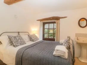 The Cider Barn - Room