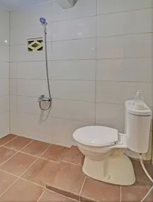 OYO 91022 STeZe Homestay Syariah - Bathroom