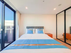 Auburn Studio, Entire Studio with Ensuite toilet and kitchen - Quarto