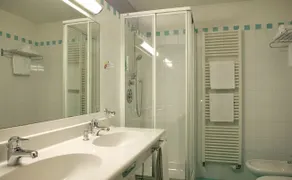 Hotel Figl ***S - Badrum