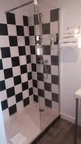 ibis Styles Marseille Vieux Port - Salle de bain