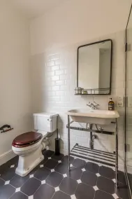 Eson2 - Charming 3 Bedroom Flat in Chelsea - Badeværelse