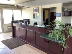 Silver Spur Vintage Inn & Suites - Hall