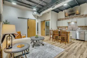 Explore Dtwn Burkburnett! Industrial Apt w/ Patio - Interiør