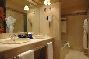 AZZ Sevilla Hacienda la Boticaria - Baño