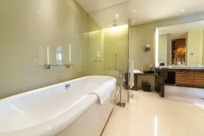New World Guiyang Hotel - Badezimmer