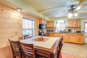 Cabin Close to ATV & Hiking Trails in Delbarton - Interiør