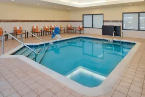 Country Inn & Suites by Radisson, Brown Deer - Milwaukee North - Piscine
