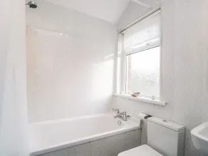 Combe Cottage - Bathroom