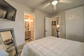 Hike, Ski & More! Modern Sugar Mtn Condo w/ Deck - Interiør