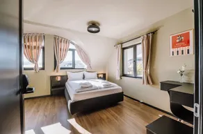 Motel Oasis - Room