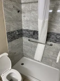 Super 8 by Wyndham Gainesville TX - Salle de bain