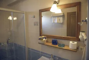 Alesta Hotel - Bathroom