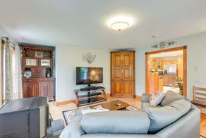 15-Acre Retreat in Meriden Village of Plainfield - Interiör