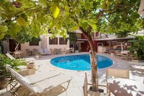 Paradise Hotel - Pool