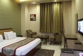 Hotel Leela Grande - Room