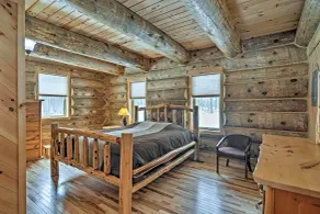 Custom Log Cabin w/ Deck & 45 Acres By Pine River! - Interiör