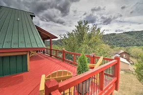 Updated Mtn View Studio w/ Loft - Near River! - Interior