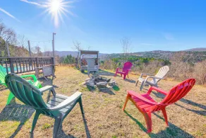 Hot Tub, Fire Pit & Grill: Remote Springfield Home - Innenbereich