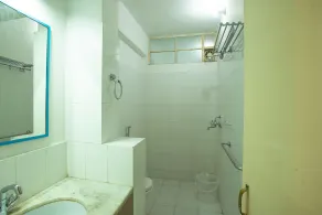 Hostel Mantra - Baño