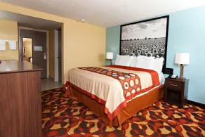 Super 8 by Wyndham Wichita Airport West Kellogg - Chambre