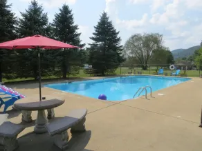 Americourt Hotel - Mountain City - Pool