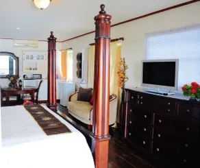 Beachcombers Hotel - Room