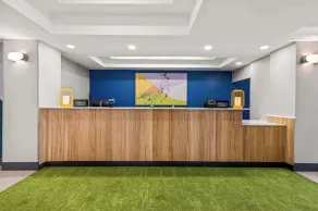 Spark by Hilton Catoosa - Hall