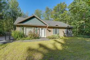 4 Mi to Long Lake! Secluded Haven w/ Fenced Yard - Interior