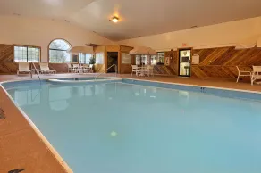 Super 8 by Wyndham Coshocton Roscoe Village - Basseng