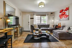 8 Mi to Long Beach: Cozy Apt w/ Fenced Yard! - Interior