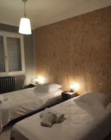 BAR HOTEL DU CENTRE (BDC) - Værelse