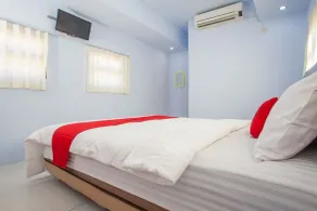 RedDoorz near Banyuwangi Kota Train Station - Chambre