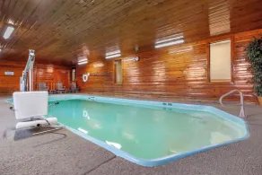 Quality Inn Hays I-70 - Piscine